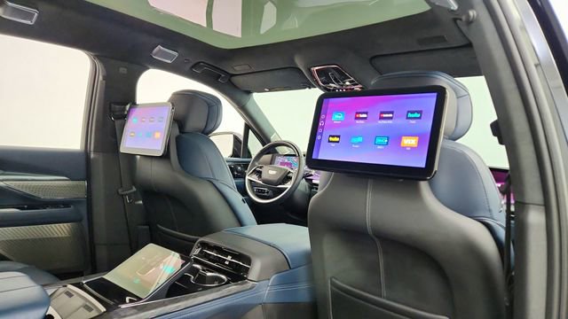 Used 2025 Cadillac Escalade IQ Sport 2 image 27