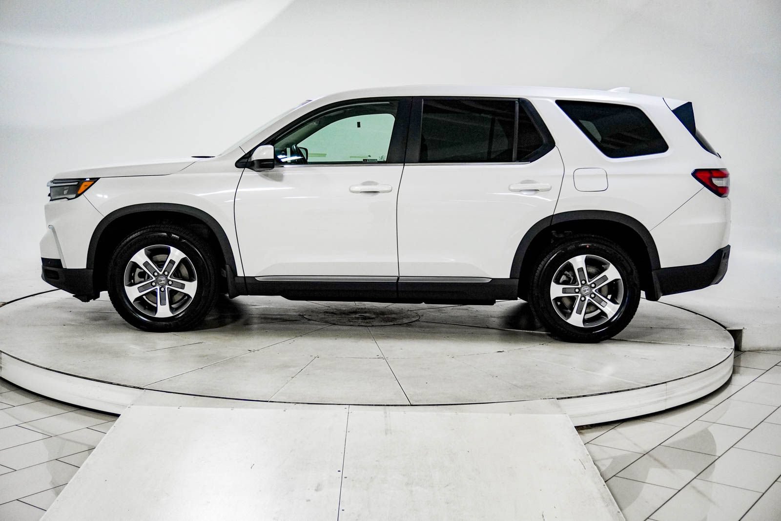 Used 2023 Honda Pilot EX-L image 5