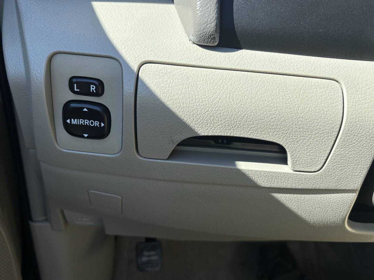 Used 2009 Toyota Camry LE FWD image 21