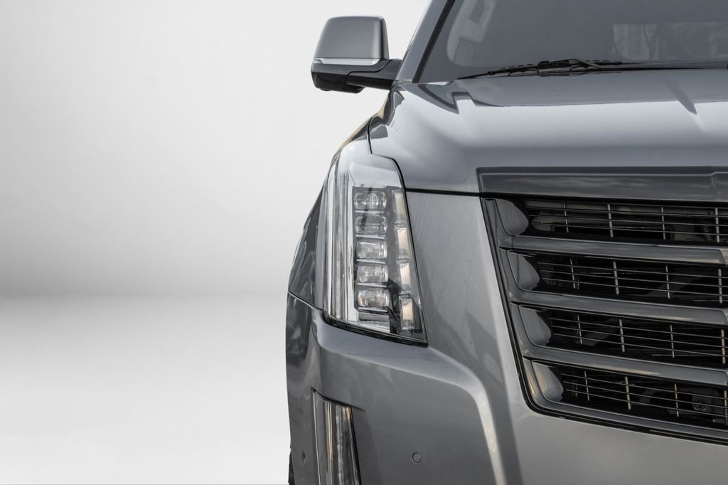 Used 2020 Cadillac Escalade ESV Luxury w/ Escalade Sport Edition image 53