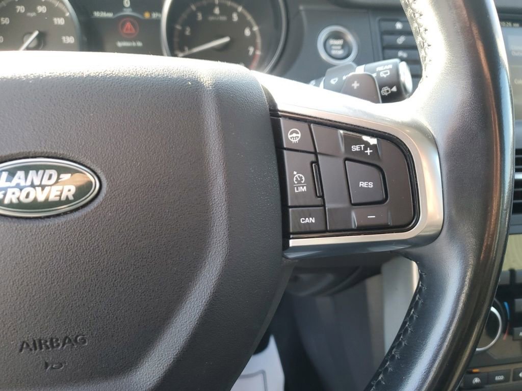 Used 2017 Land Rover Discovery Sport SE image 18