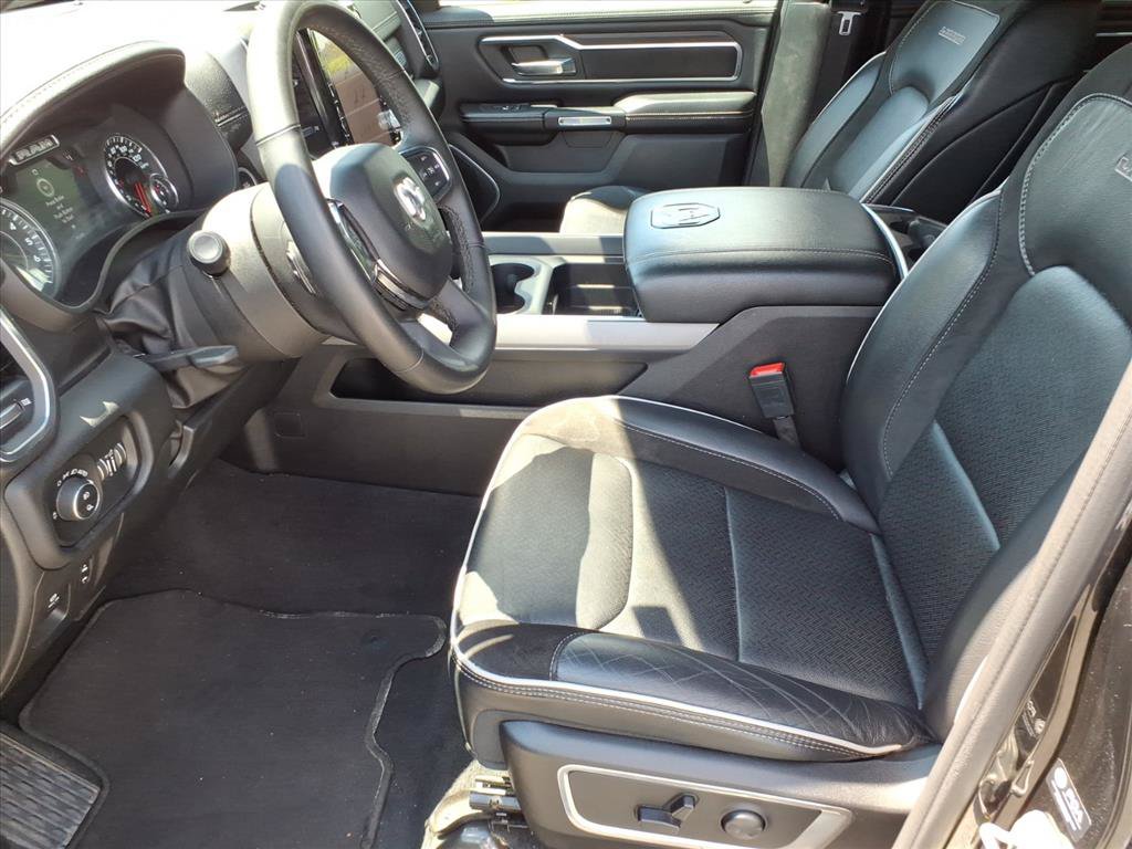 Used 2025 RAM 1500 Laramie AWD/4WD image 5