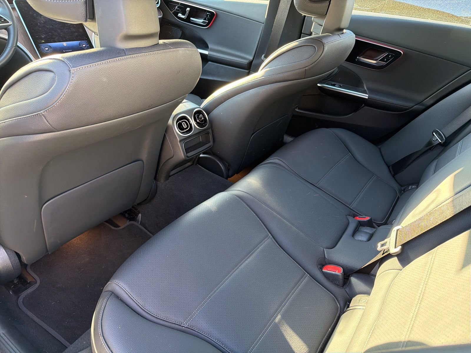 Used 2025 Mercedes-Benz C 300 Sedan image 3