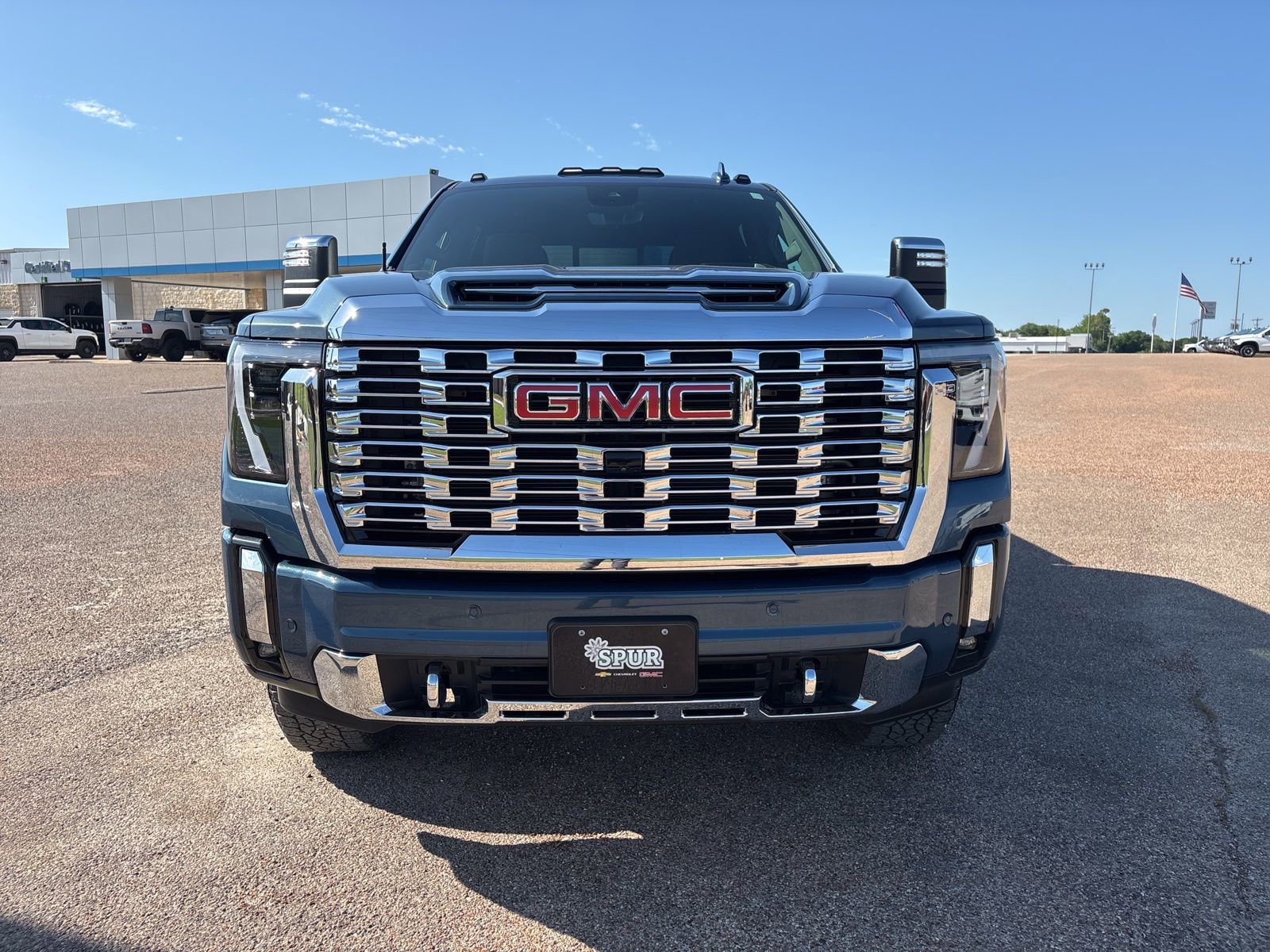Used 2025 GMC Sierra 2500 Denali w/ Denali Reserve Package AWD/4WD image 9