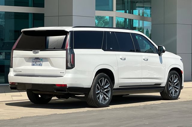Used 2021 Cadillac Escalade ESV Sport w/ Driver Assist Tech Package AWD/4WD image 4