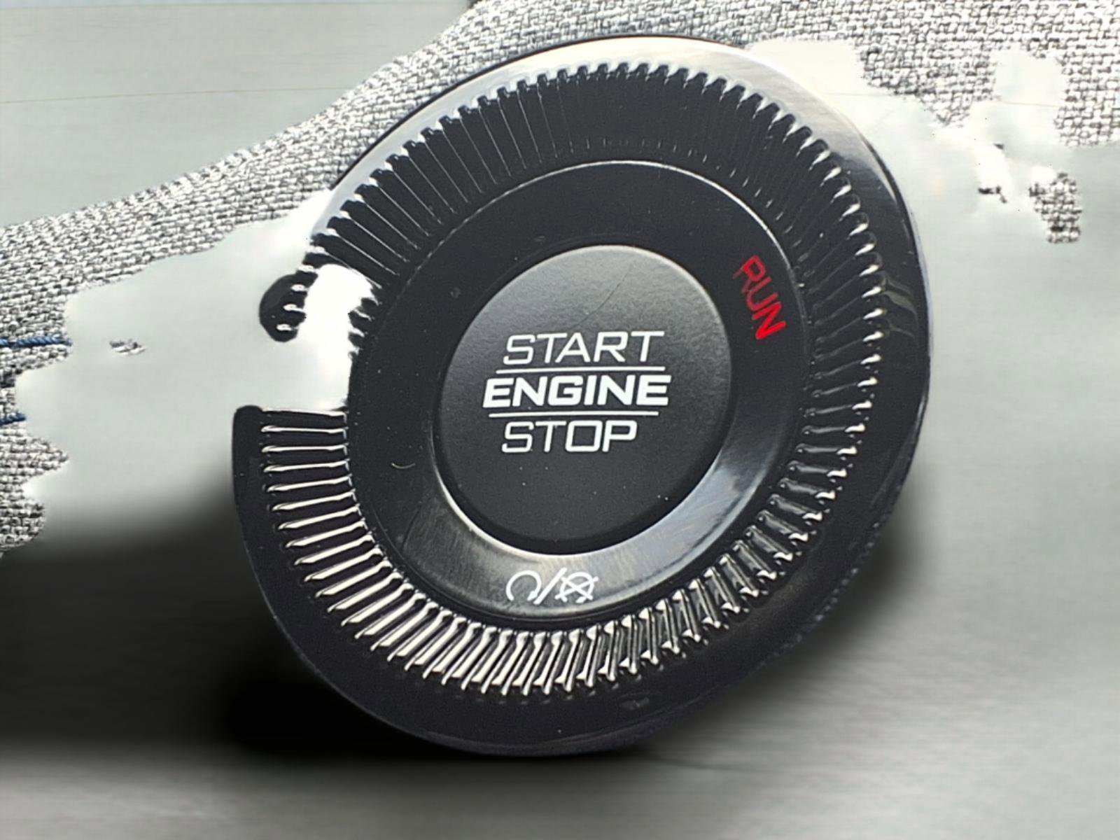 Used 2025 Jeep Compass Sport image 14