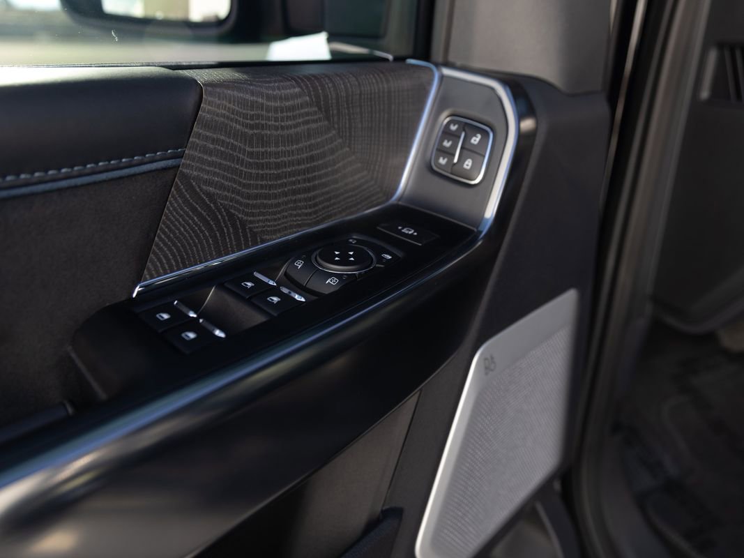 Used 2025 Ford F350 Platinum image 23