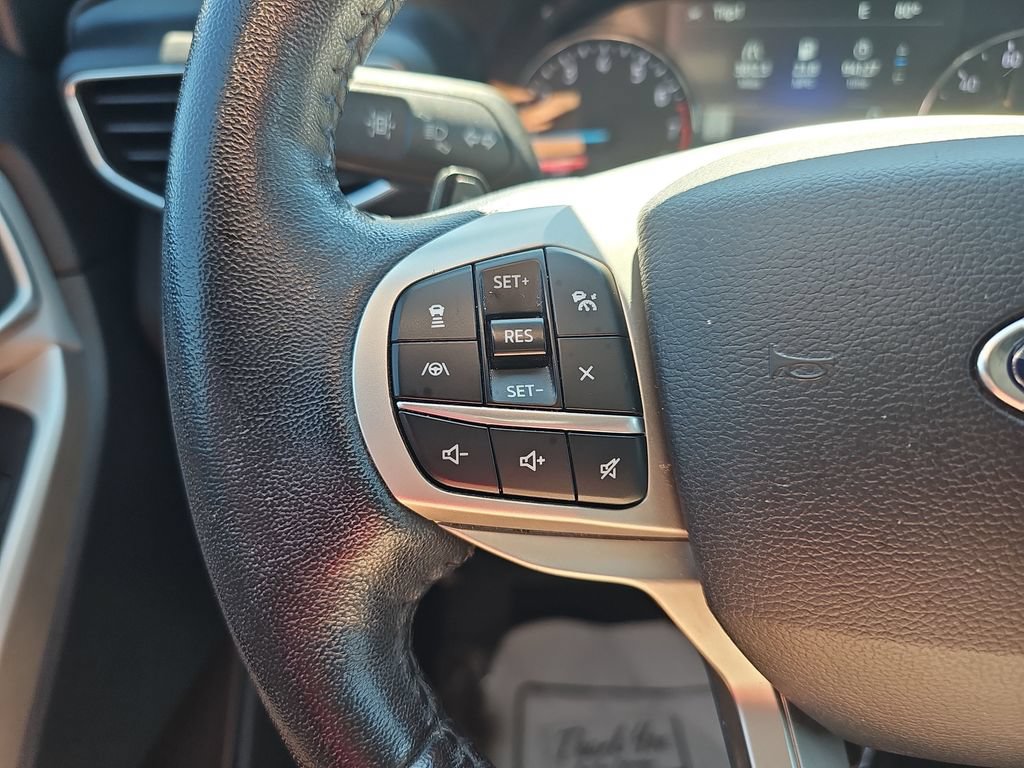 Used 2021 Ford Explorer XLT w/ Equipment Group 202A AWD/4WD image 17