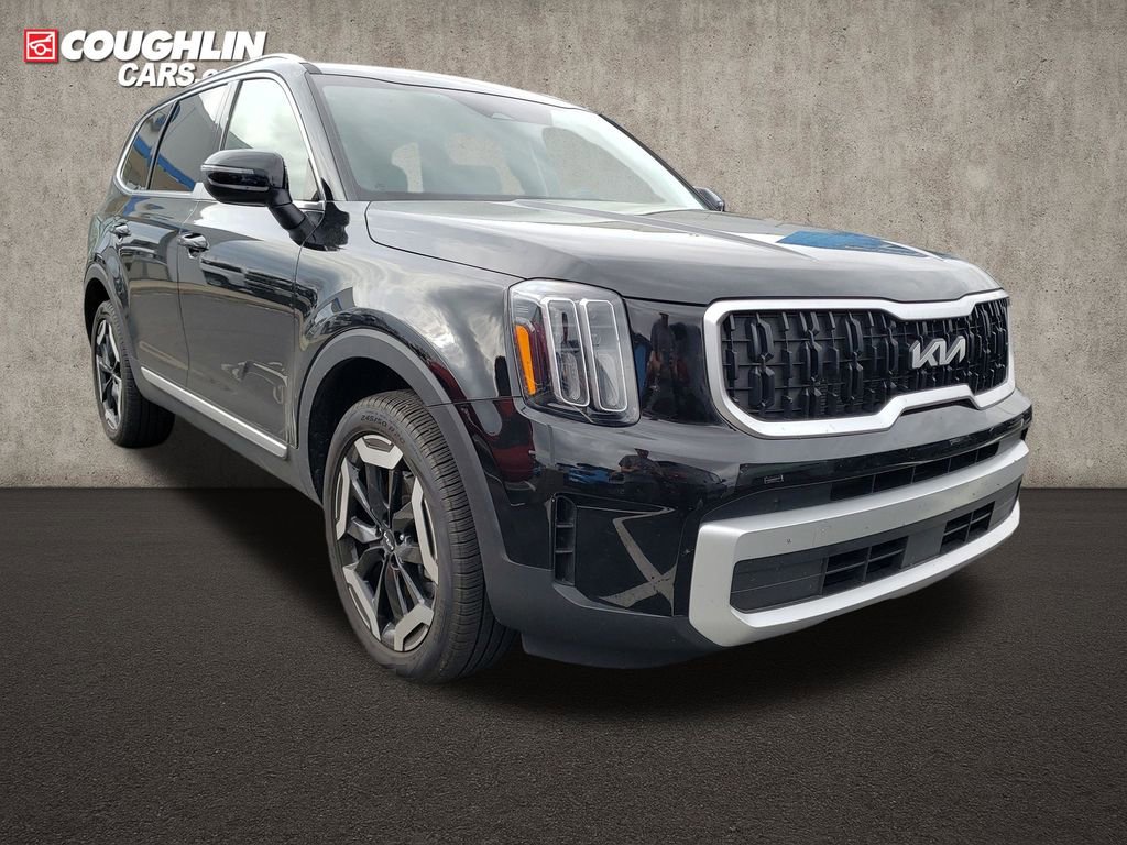 Used 2025 Kia Telluride EX w/ EX Captain's Chair Package image 9