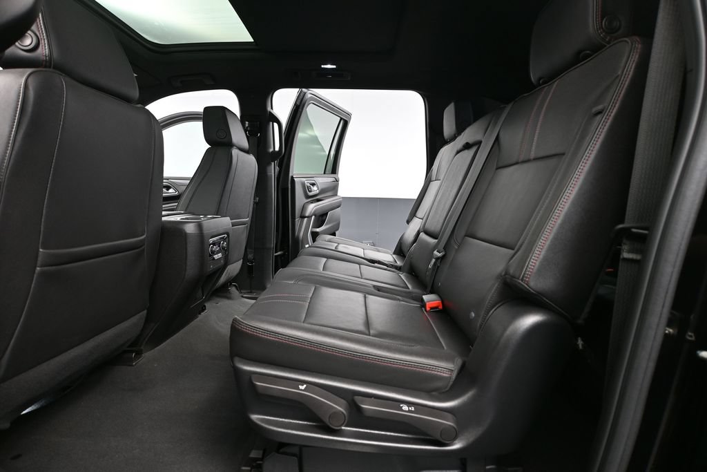Used 2023 Chevrolet Suburban RST AWD/4WD image 43