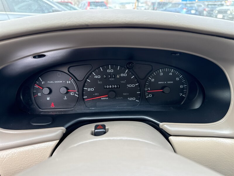 Used 2003 Ford Taurus SE image 32