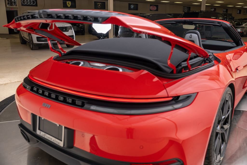 Used 2025 Porsche 911 Carrera T RWD image 28