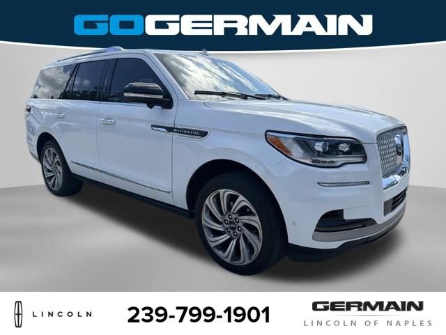 Used 2023 Lincoln Navigator Reserve AWD/4WD image 9
