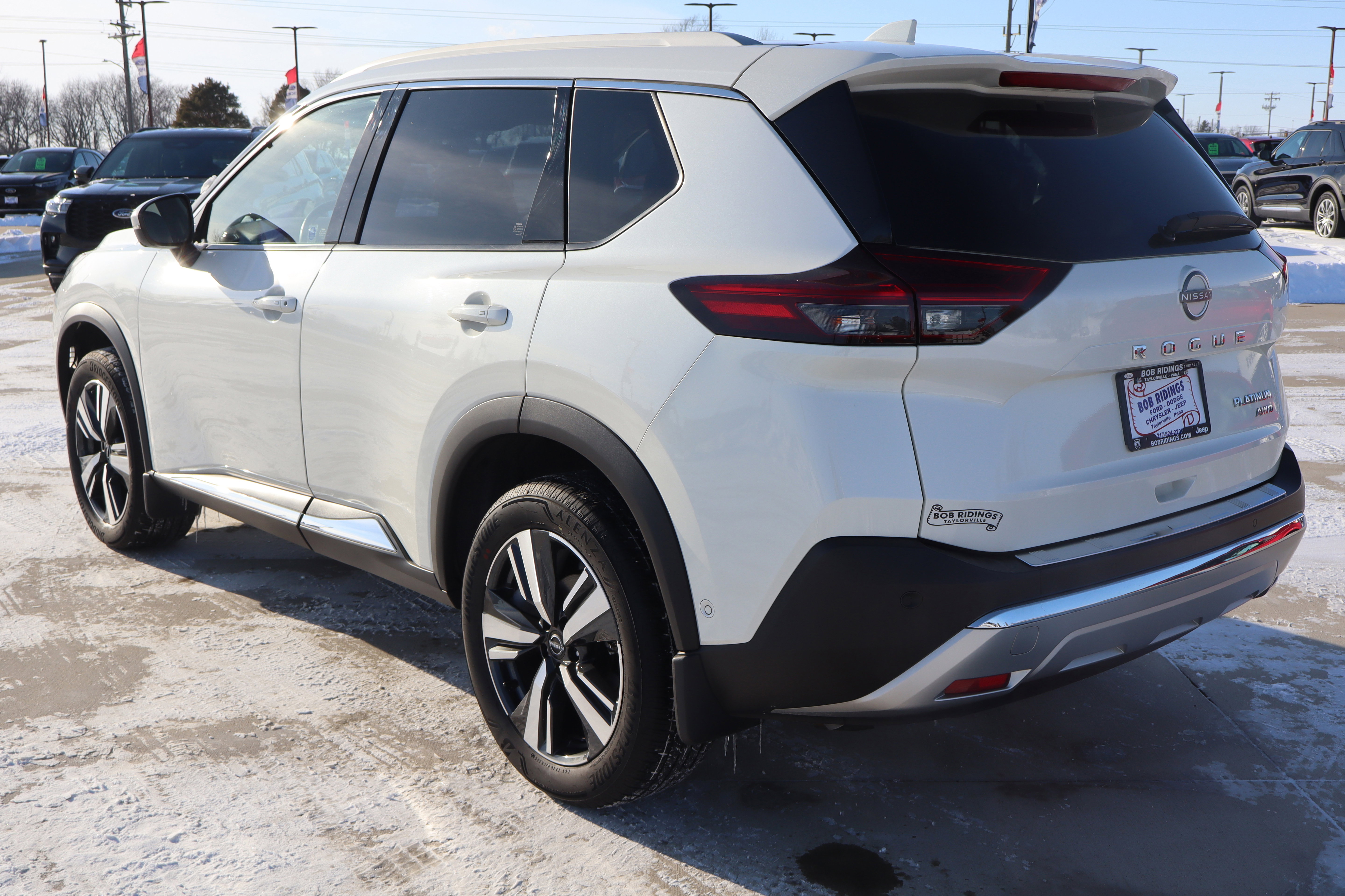 Used 2023 Nissan Rogue Platinum w/ Platinum Premium Package image 8