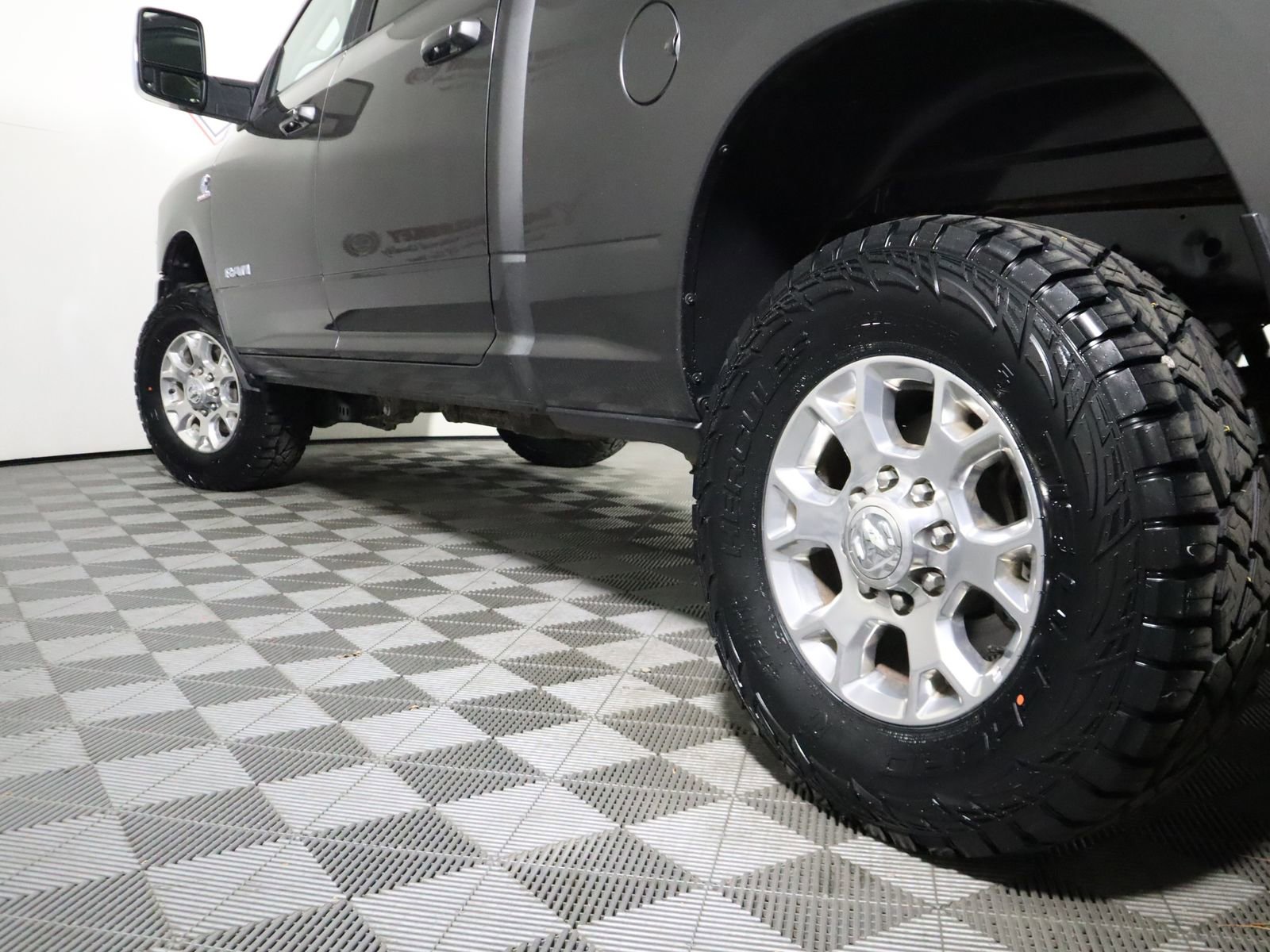 Used 2024 RAM 2500 Laramie image 19