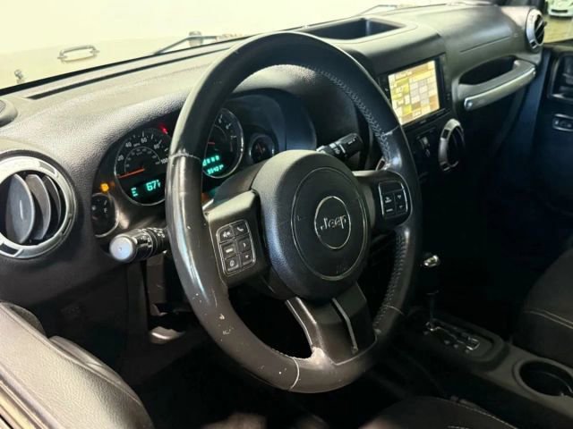 Used 2015 Jeep Wrangler Unlimited Sahara w/ Max Tow Package image 11