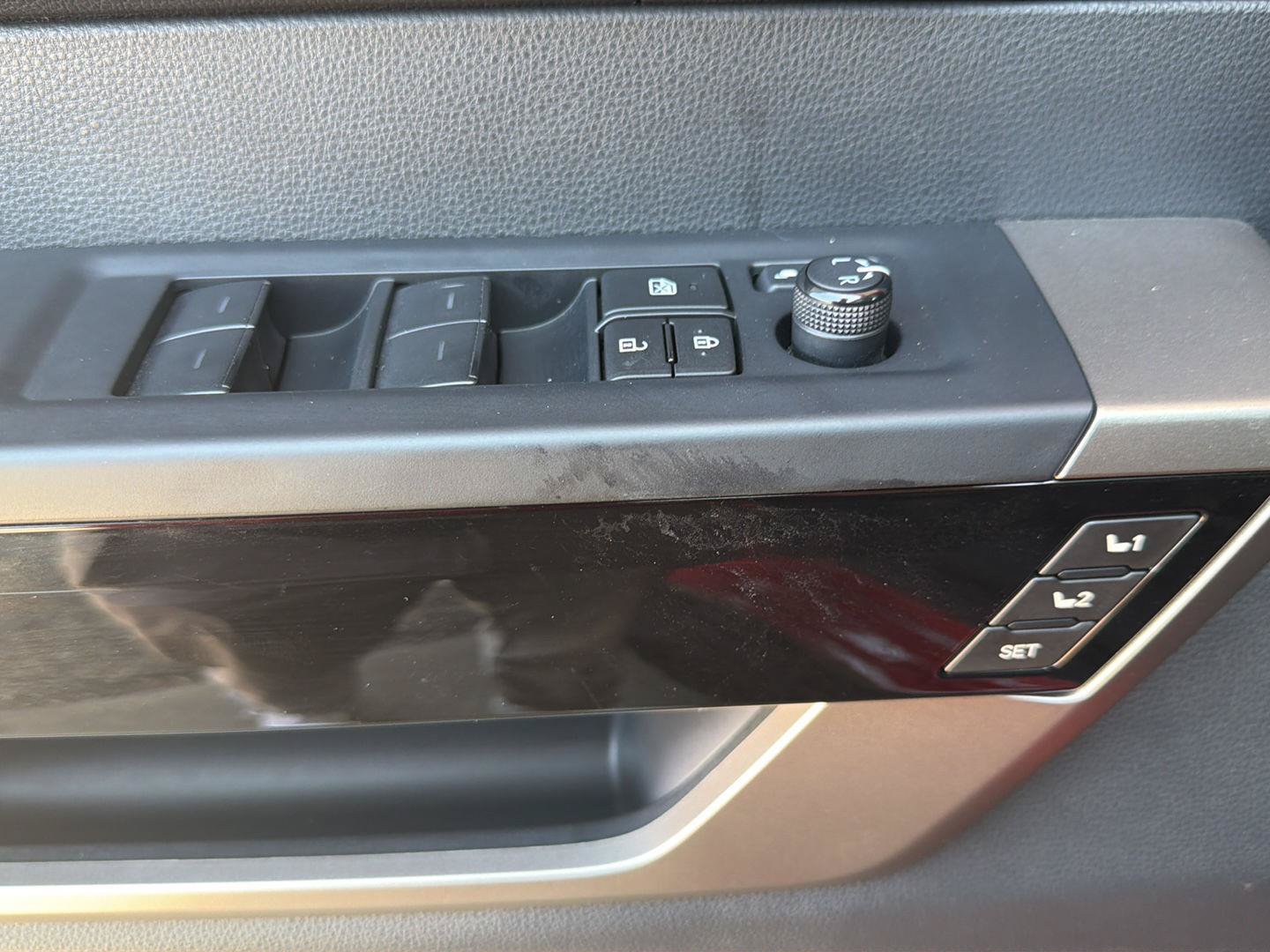 Used 2024 Toyota Tundra Limited AWD/4WD image 17