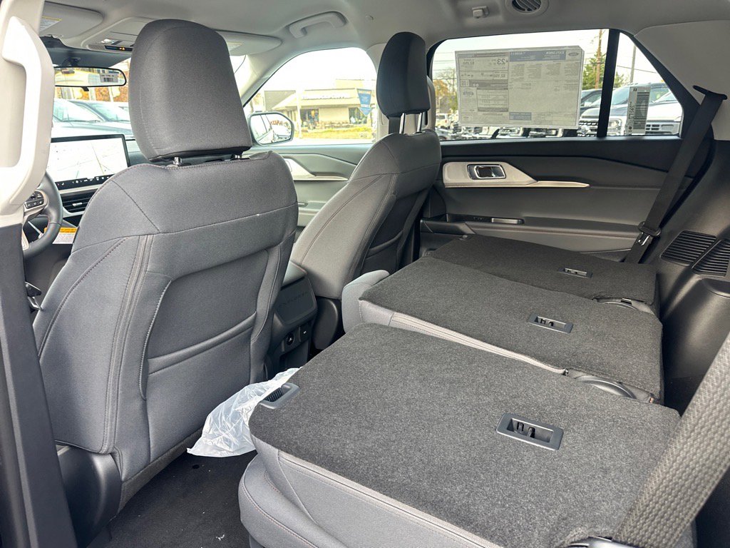 New 2026 Ford Explorer Active image 23