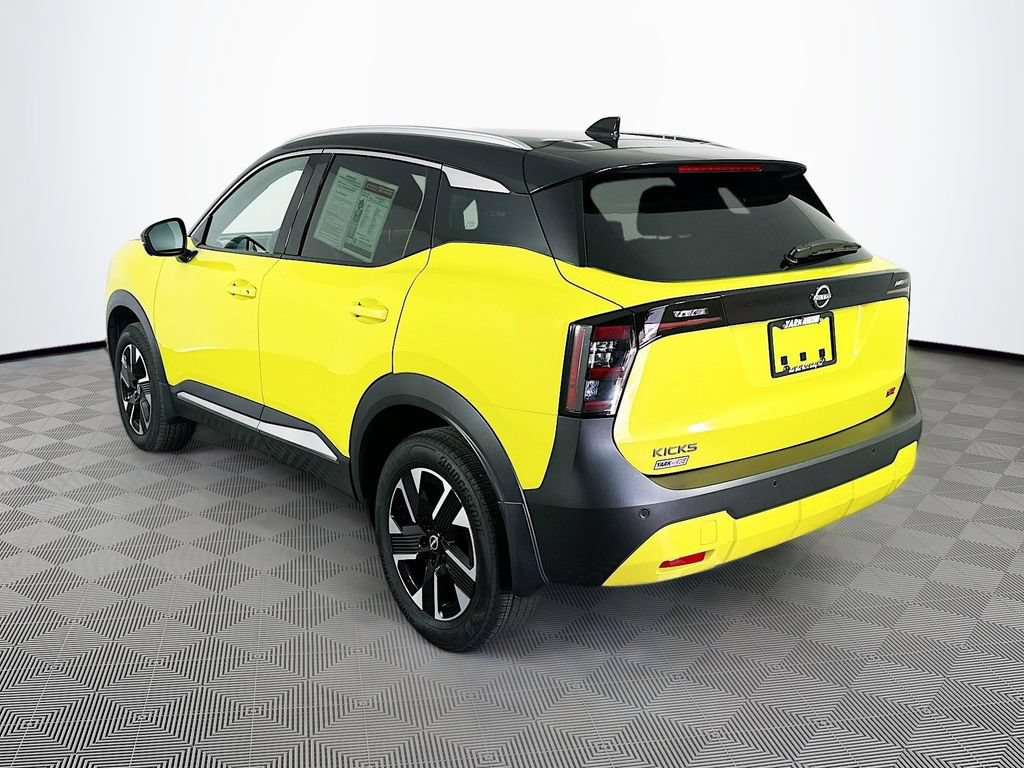 Certified 2025 Nissan Kicks SR FWD image 8