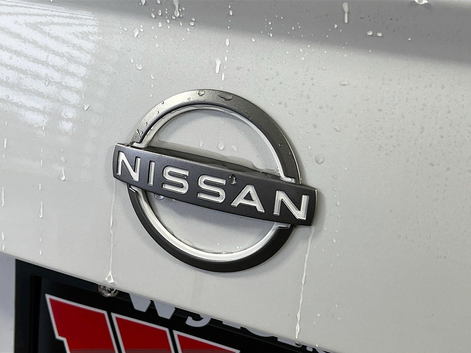 New 2025 Nissan Versa SV w/ Trunk Package FWD image 31