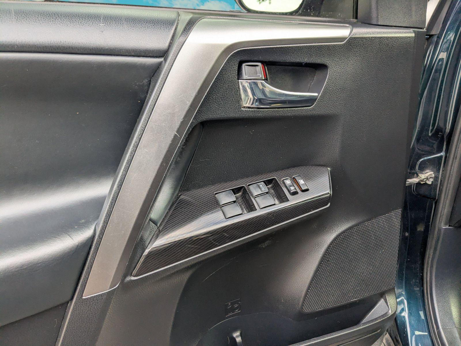 Used 2018 Toyota RAV4 SE w/ Power Extra Value Package FWD image 7