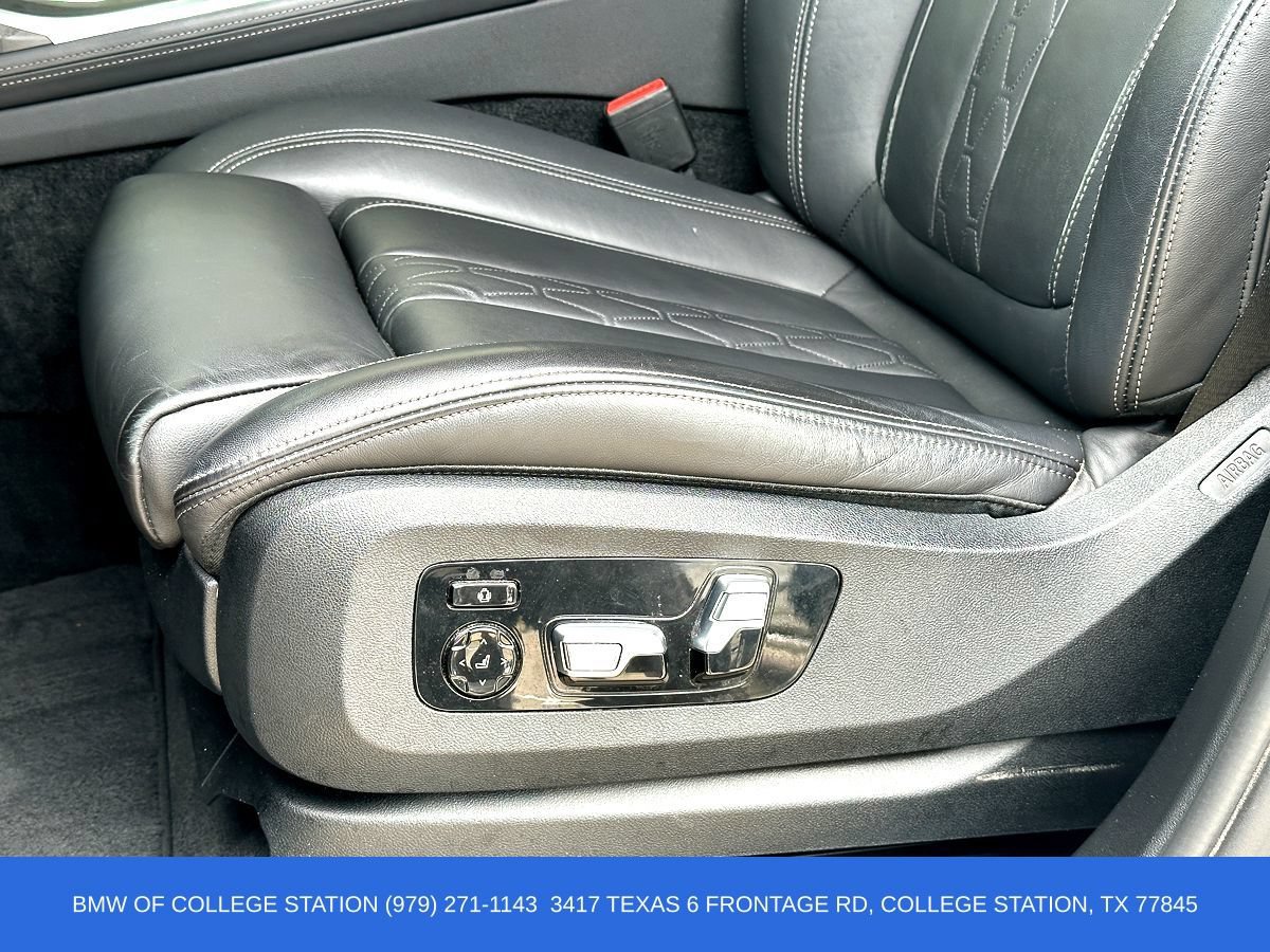 Used 2022 BMW X7 M50i w/ Cold Weather Package AWD/4WD image 12