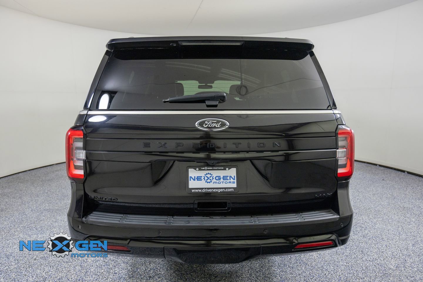 Used 2024 Ford Expedition Max Limited AWD/4WD image 6
