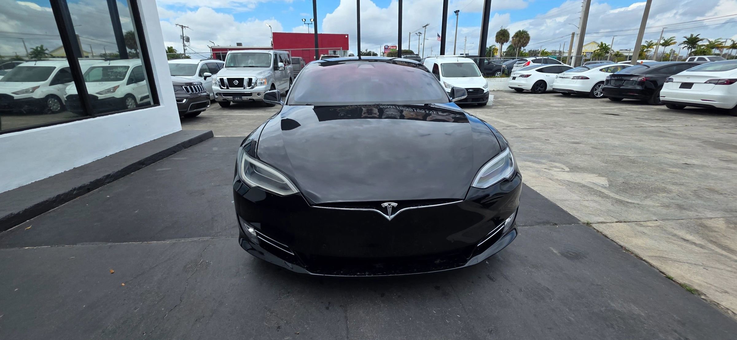 Used 2017 Tesla Model S 75 RWD image 2