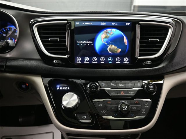 Used 2020 Chrysler Pacifica Touring-L Plus w/ Advanced Safetytec Group image 10