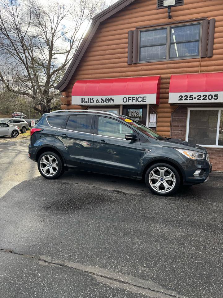 Used 2019 Ford Escape Titanium AWD/4WD image 2