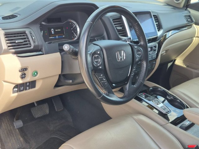 Used 2016 Honda Pilot Touring image 11