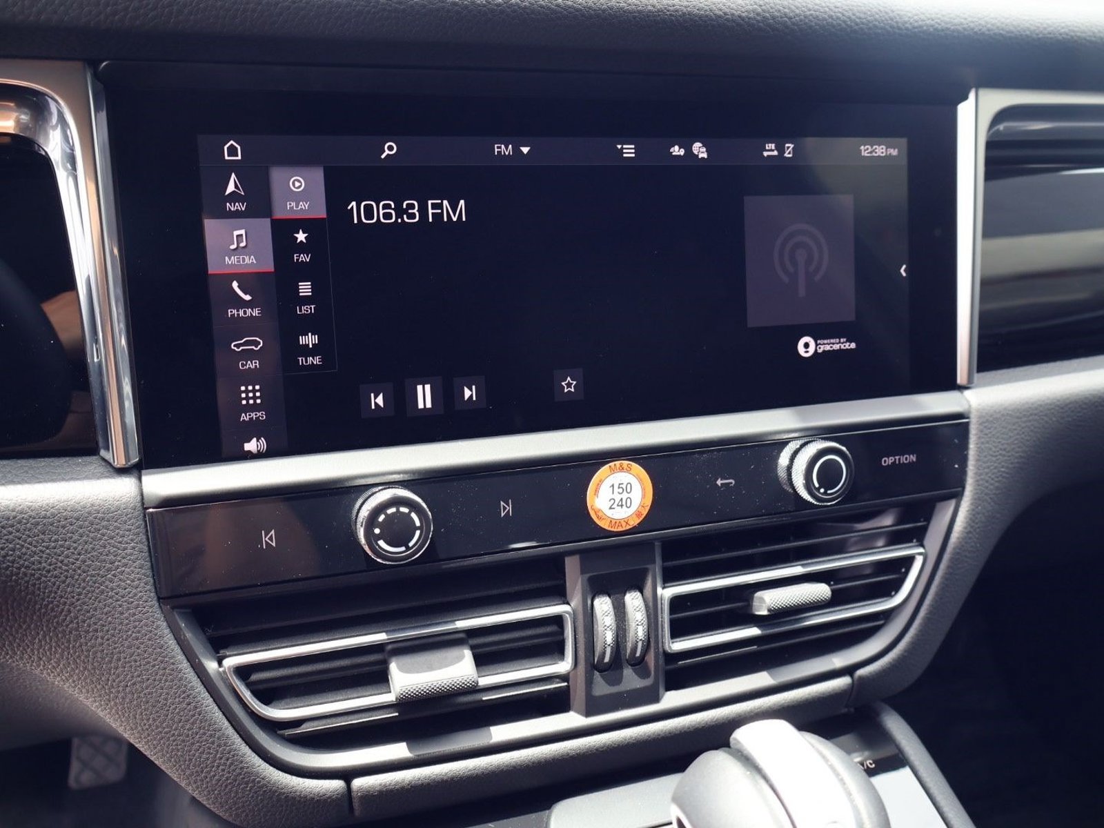 Certified 2026 Porsche Macan AWD/4WD image 17