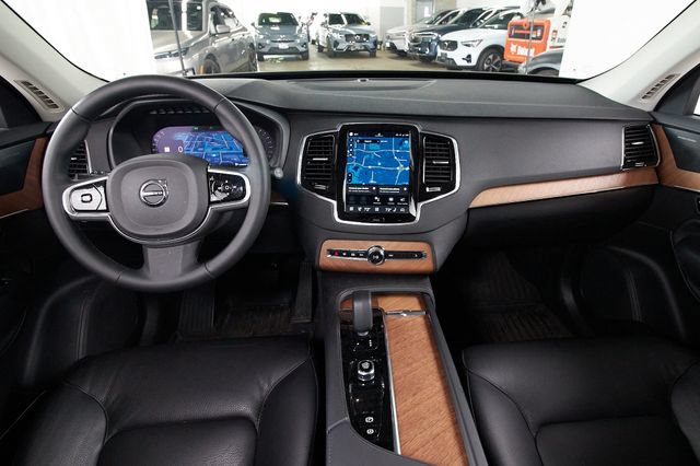 Certified 2023 Volvo XC90 B6 Plus w/ Protection Package Premier AWD/4WD image 7