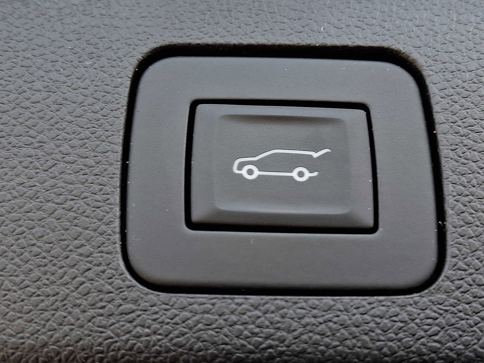 Used 2023 Buick Encore GX Select w/ Sport Touring Package image 35