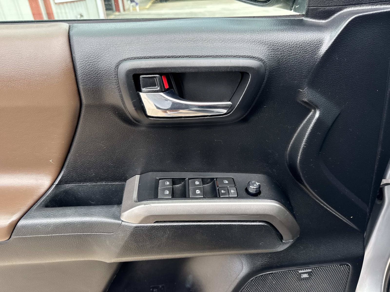 Used 2021 Toyota Tacoma Limited RWD image 19