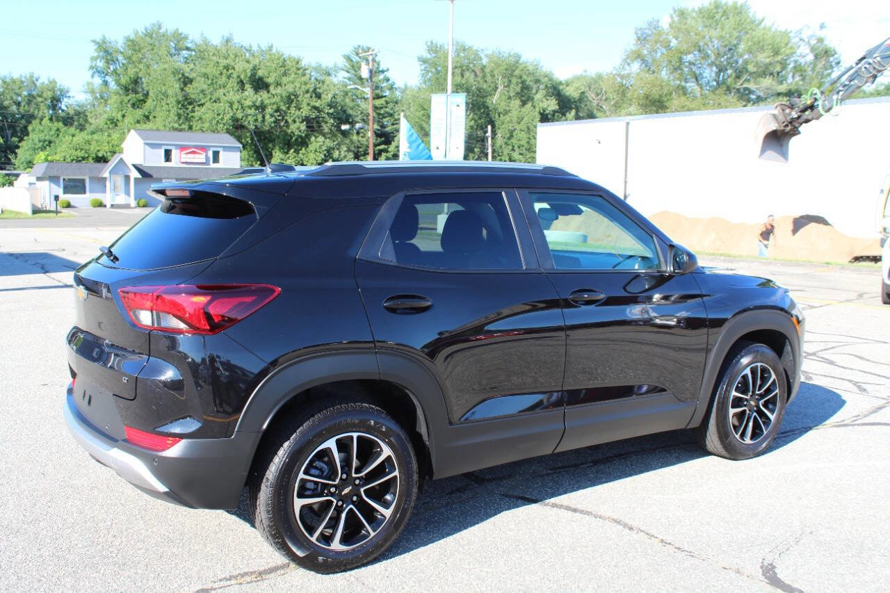 Used 2024 Chevrolet TrailBlazer LT w/ Convenience Package image 6