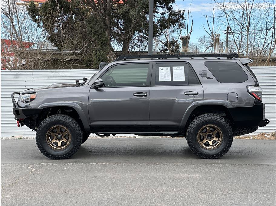 Used 2018 Toyota 4Runner TRD Off-Road AWD/4WD image 13