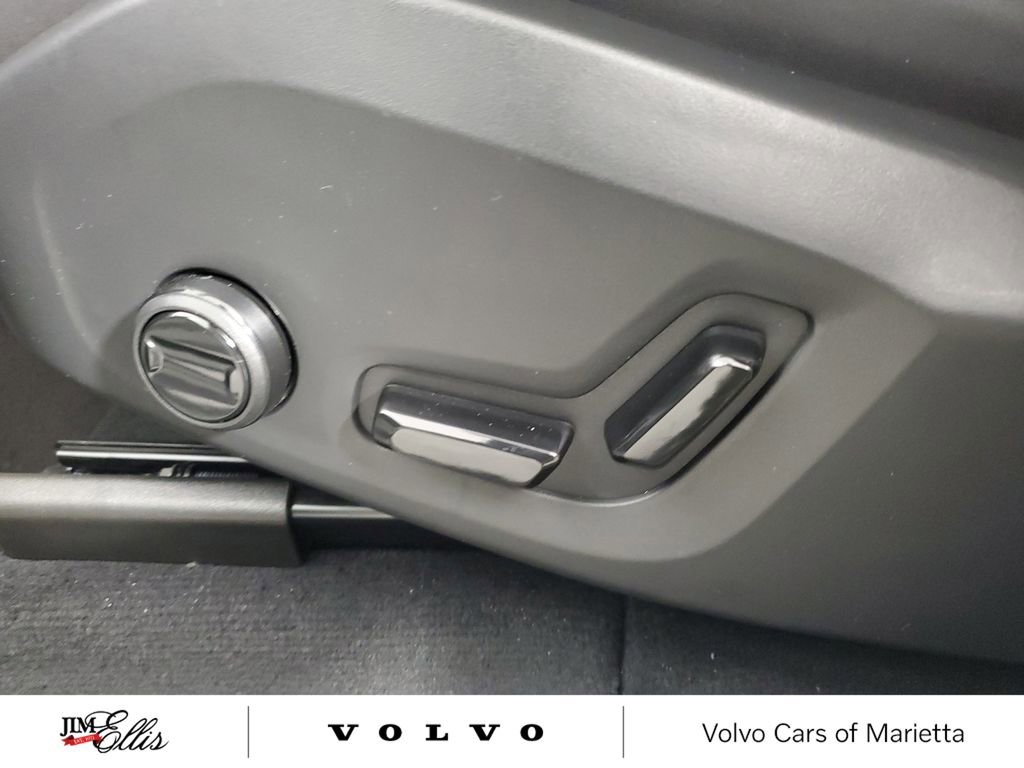 New 2026 Volvo XC60 B5 Plus w/ Protection Package Premier image 21