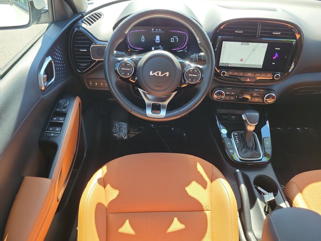 Used 2024 Kia Soul EX w/ EX Designer Package FWD image 13