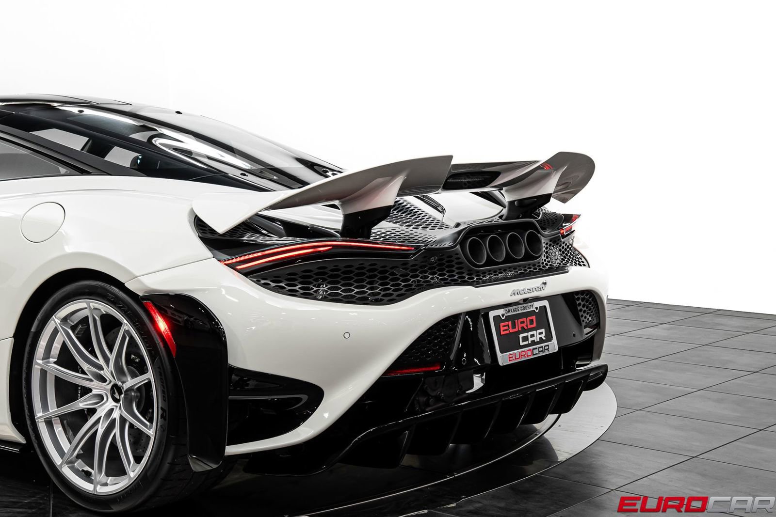 Used 2021 McLaren 765LT RWD image 18
