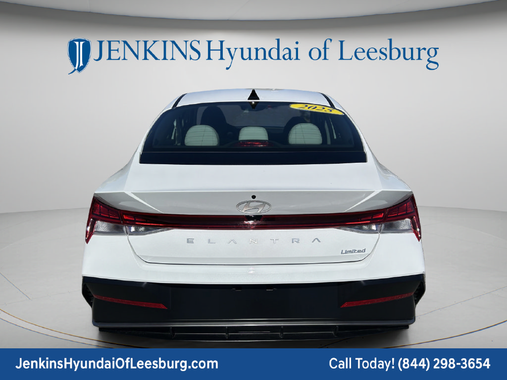 Certified 2025 Hyundai Elantra Limited FWD image 6