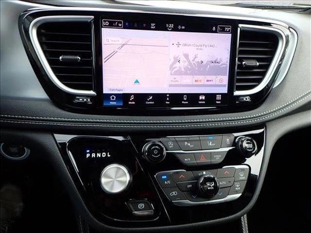 New 2026 Chrysler Pacifica Limited w/ Uconnect Theater Family Group AWD/4WD image 20