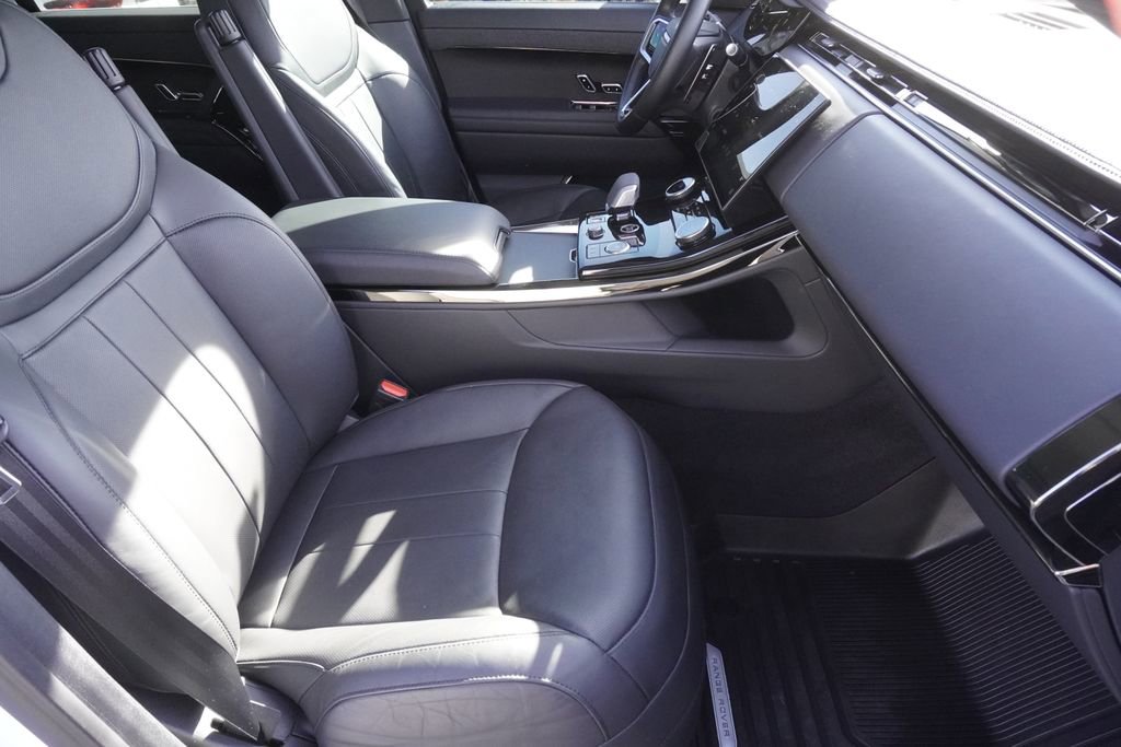 Used 2023 Land Rover Range Rover Sport SE image 23