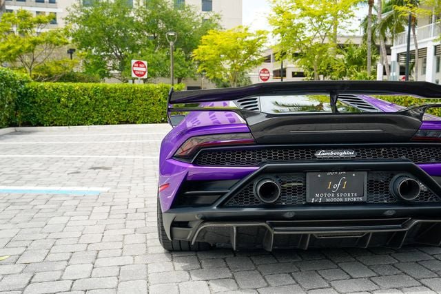 Used 2021 Lamborghini Huracan EVO image 25