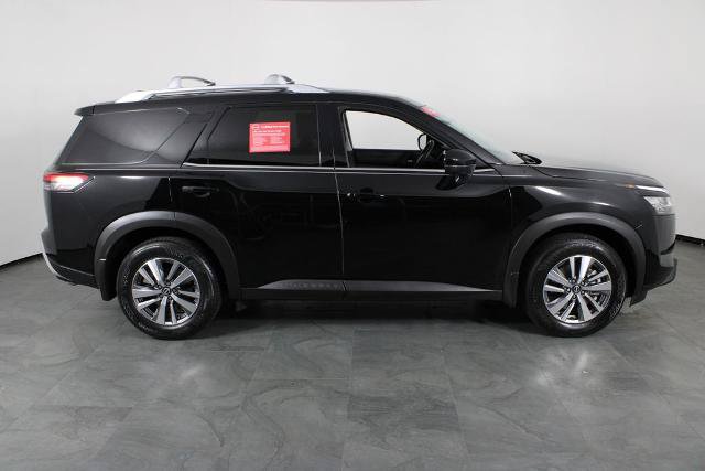 Certified 2023 Nissan Pathfinder SL w/ Black Appearance Package FWD image 12