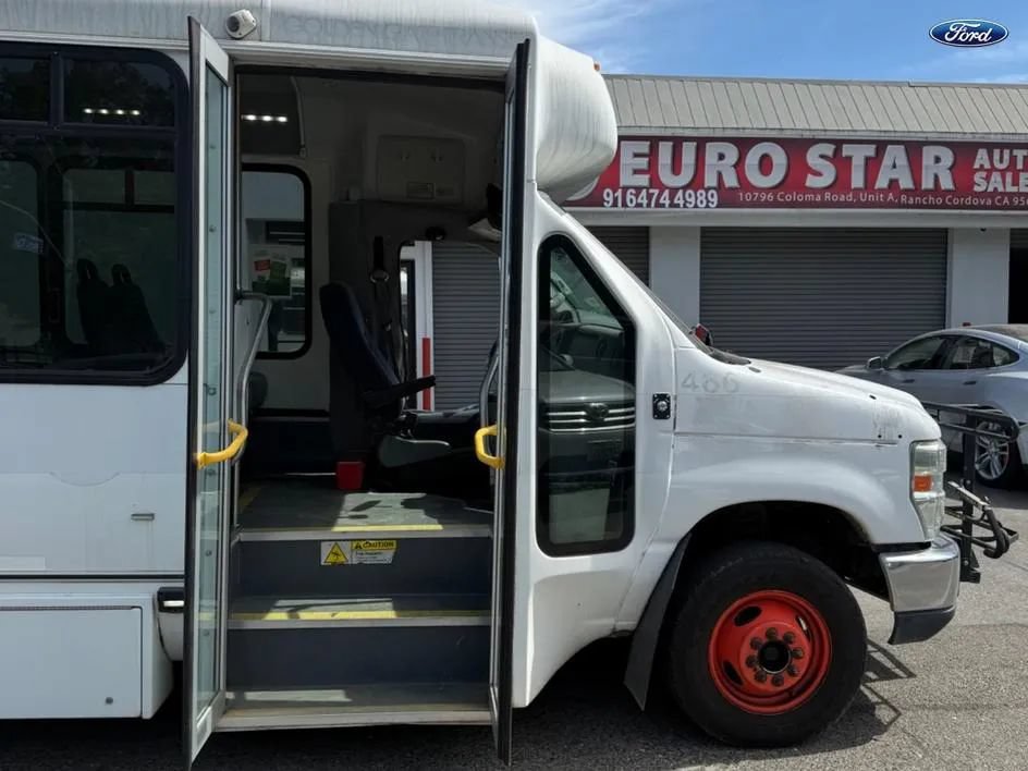 Used 2015 Ford E-350 and Econoline 350 Super Duty RWD image 15