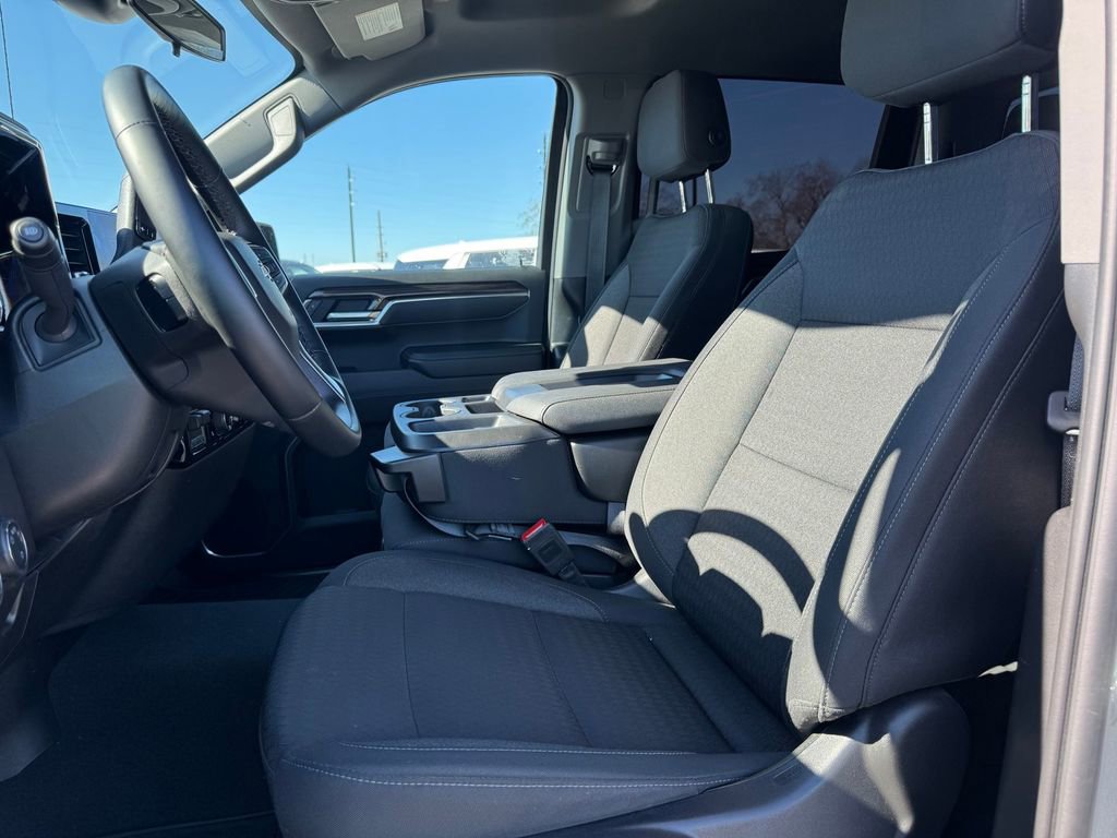Used 2025 Chevrolet Silverado 1500 LT image 14