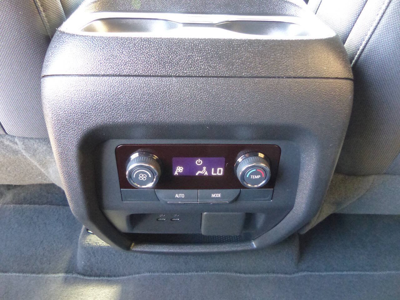 Used 2026 Chevrolet Traverse LT w/ Driver Confidence Package AWD/4WD image 47