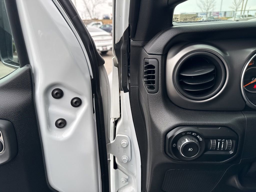 Used 2021 Jeep Wrangler Unlimited Sport image 12