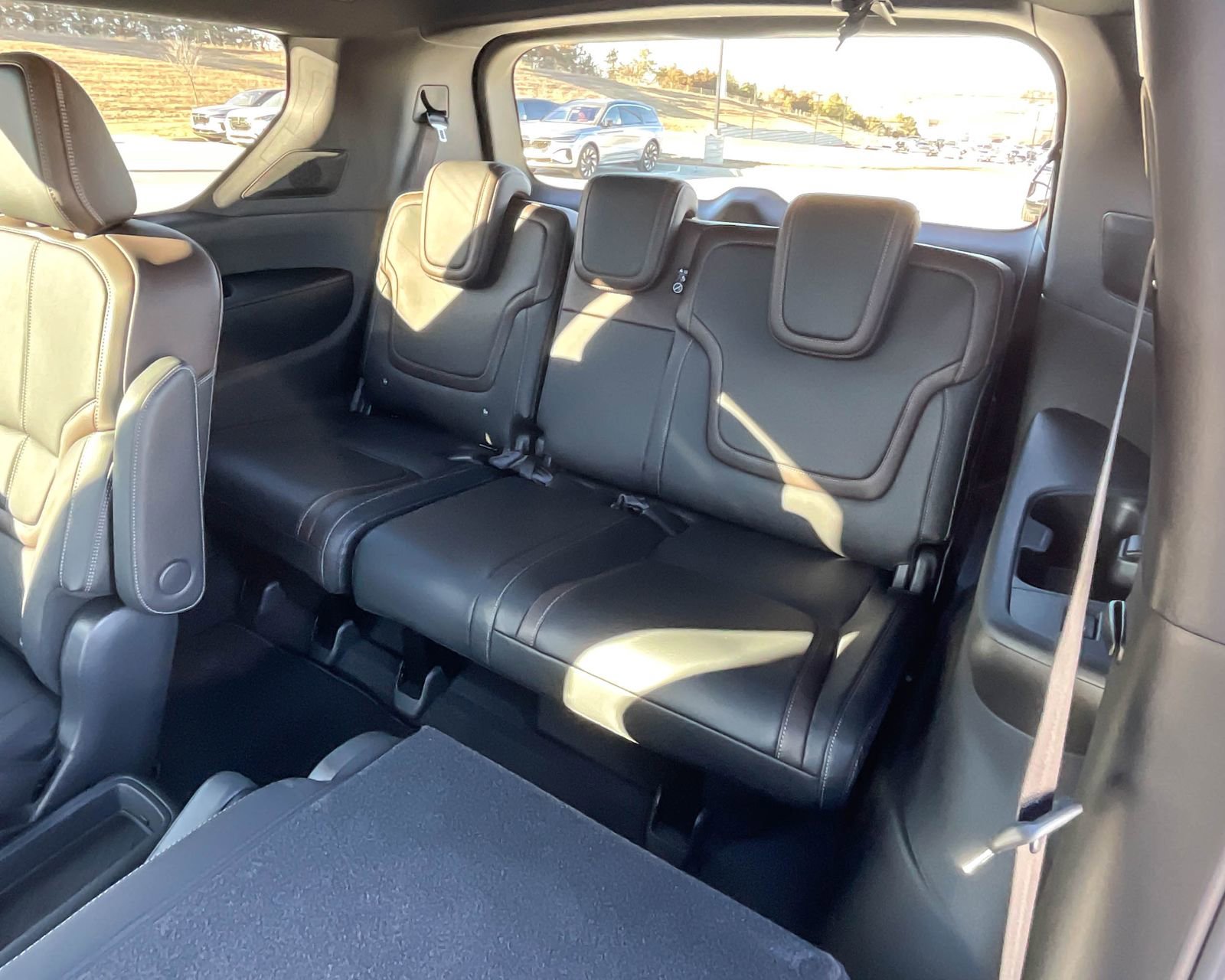 New 2025 Nissan Armada SL w/ Captain's Chari Seat Package image 12